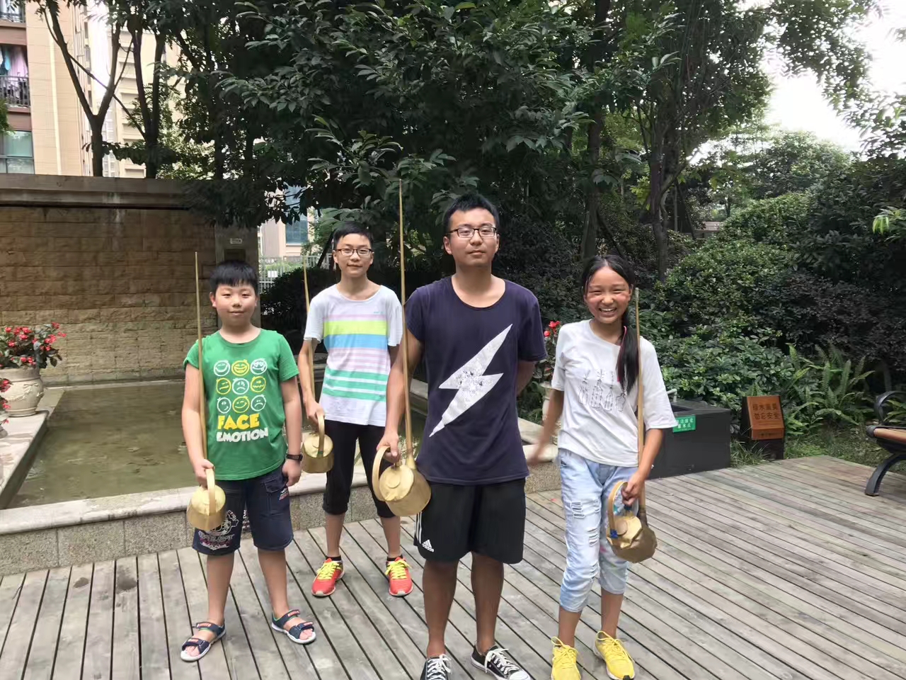 985065242.jpg